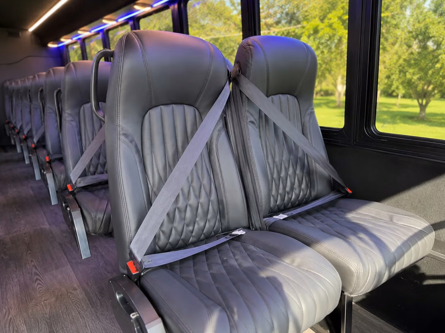 columbus 18 passenger minibus rental